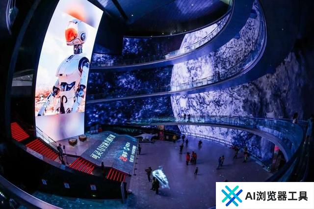 当导演与AI“共创”，能打造出怎样的电影短片？